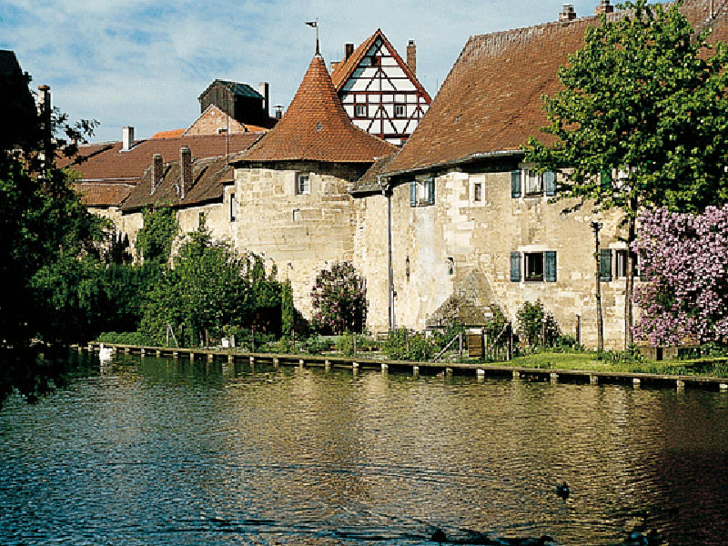 Foto Weissenburg - Seeweiher mit Blick auf die historische Stadtmauer